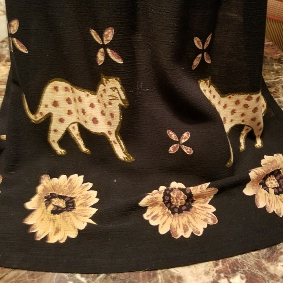 Dress - Picture 2 of 8